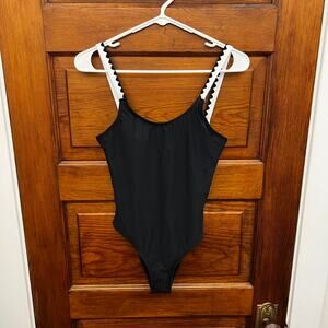 EFJONE Colorblock flower bud ruffled large open back swimsuit sz XS Black NWOT